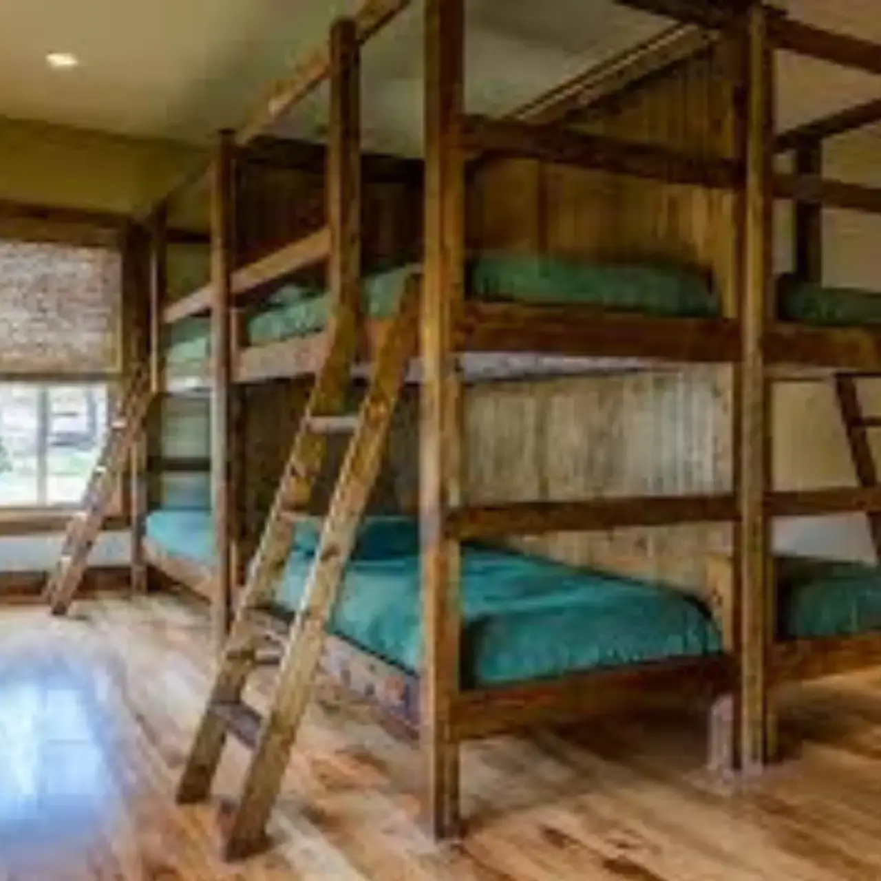 Christian-Social-Lodging.-Bunks